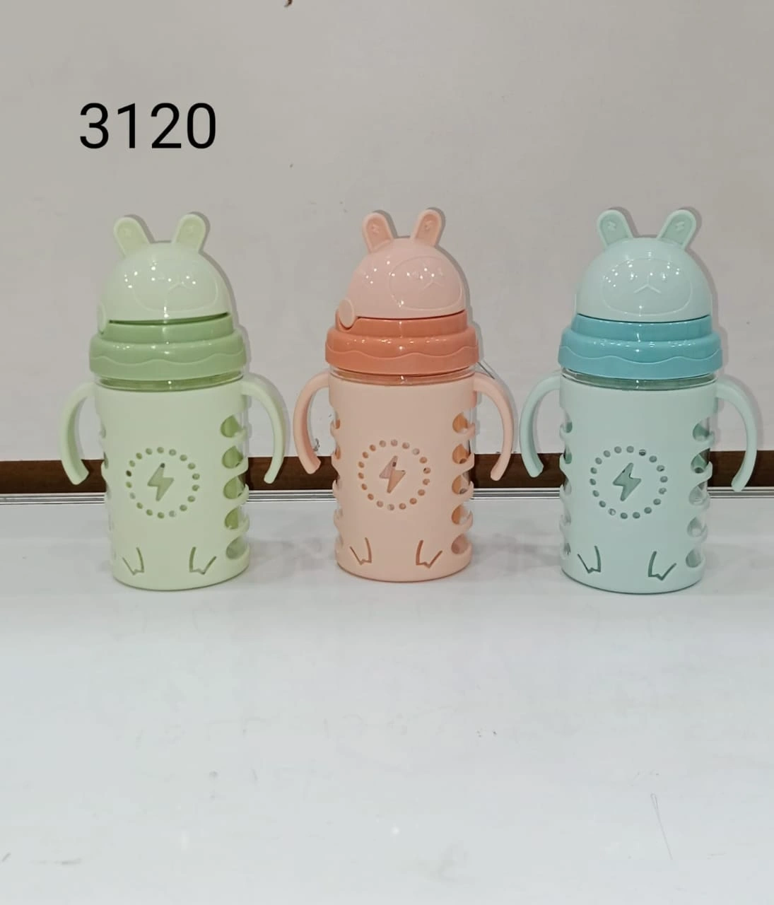 Kid-Friendly Handles specially designed for little hands,bottel