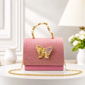 Elegant butterfly lock design adds a premium and stylish touch.kitbag with 3 diffrent colour