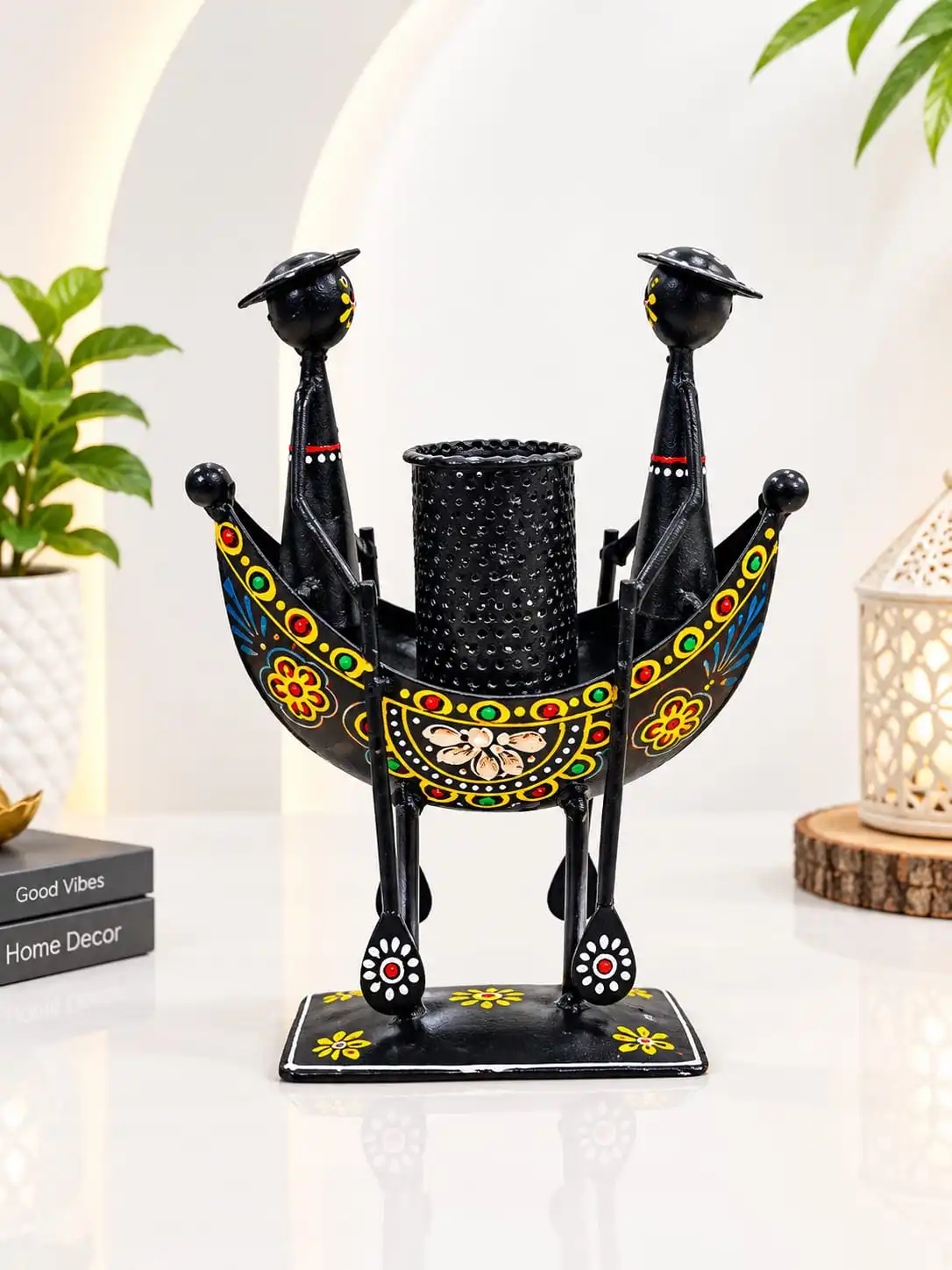 Unique Boat-Shaped Design: Stylish decorative organizer inspired by a traditional boat, adding a creative touch to your space.